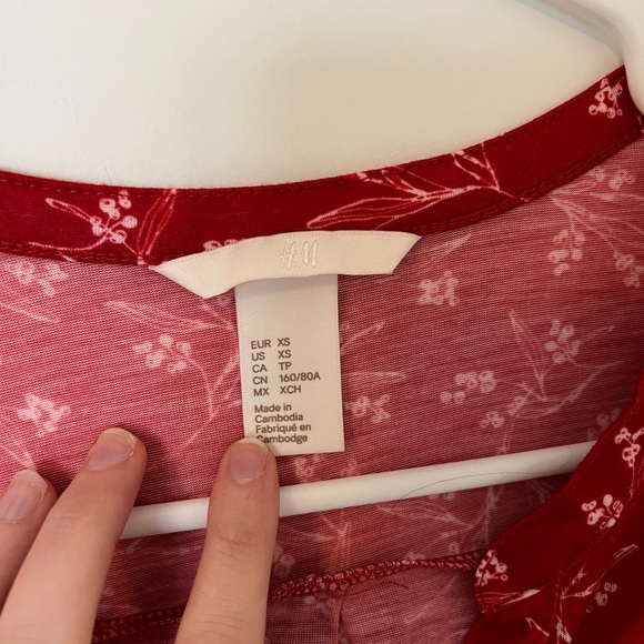 Bundle of H&M Tops - Picture 8 of 12